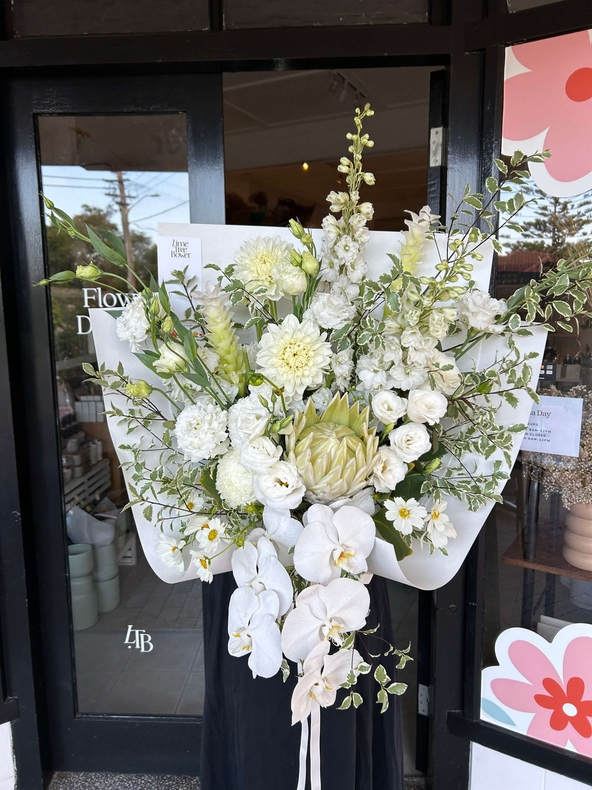 Classic & White Bouquet